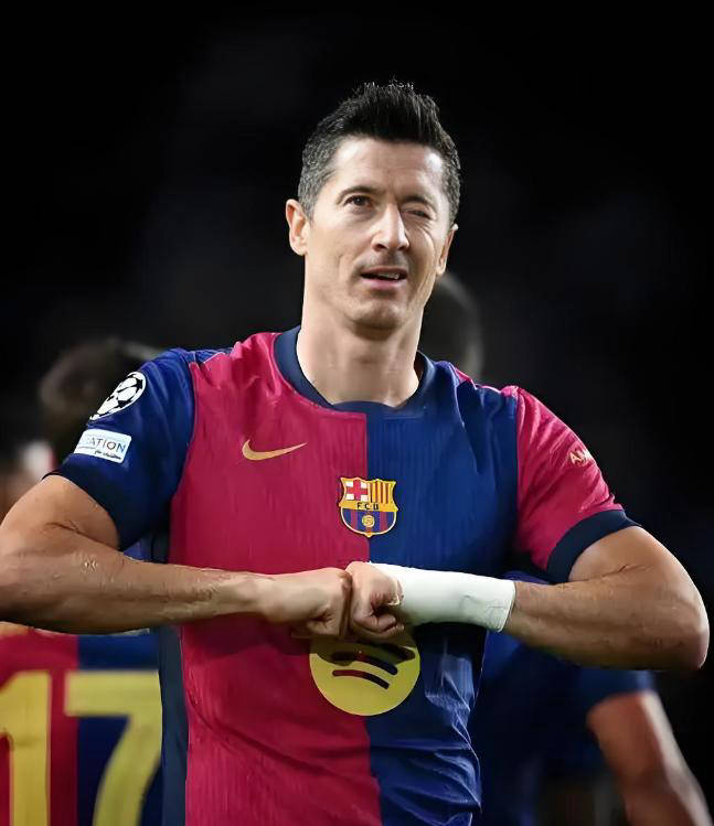 开云中国-比赛局势复杂引爆全场!,萨拉赫意外战胜法国队比赛高潮迭起-开云中国